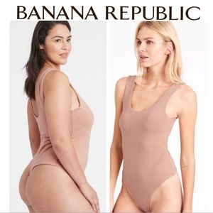 BANANA REPUBLIC | Scoop-Neck Thong bodysuit cream size M